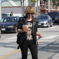 Mena Suvari departs Urth Caffe on Melrose Avenue | Picture 107061